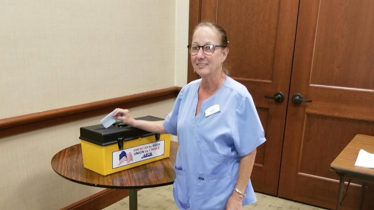 A Meadow Lakes member voting on the contract