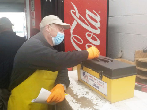 A UFCW Local 152 member voting at the Lawrence Street Seafood ratification on 7/14/2020.