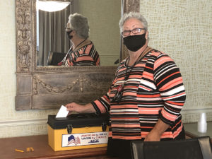 A member voting at the Acme (Meat) contract ratification on 9/16/2020.