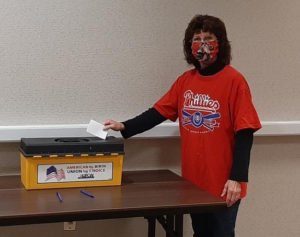A member voting at the Acme (Meat) contract ratification on 9/16/2020.